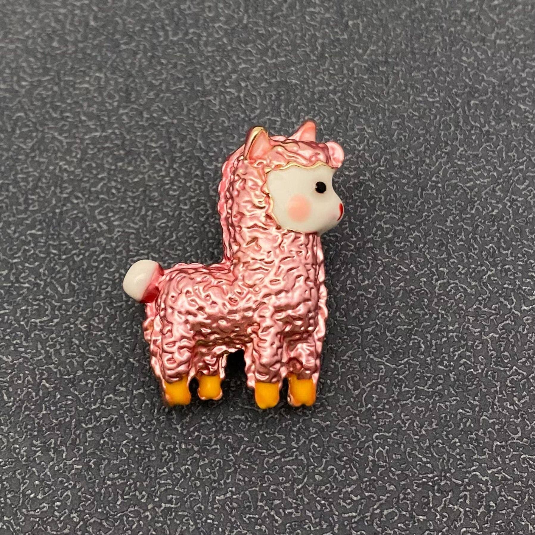 Cute Alpaca Brooch: Pink