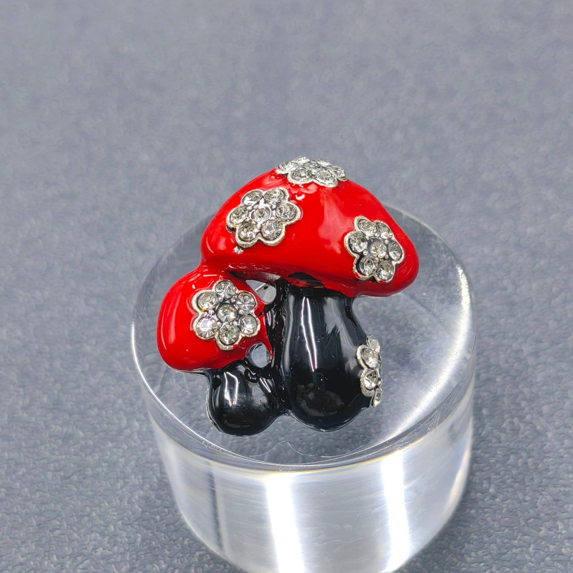 Enamel Double Mushroom Brooch Inlaid with Rhinestone