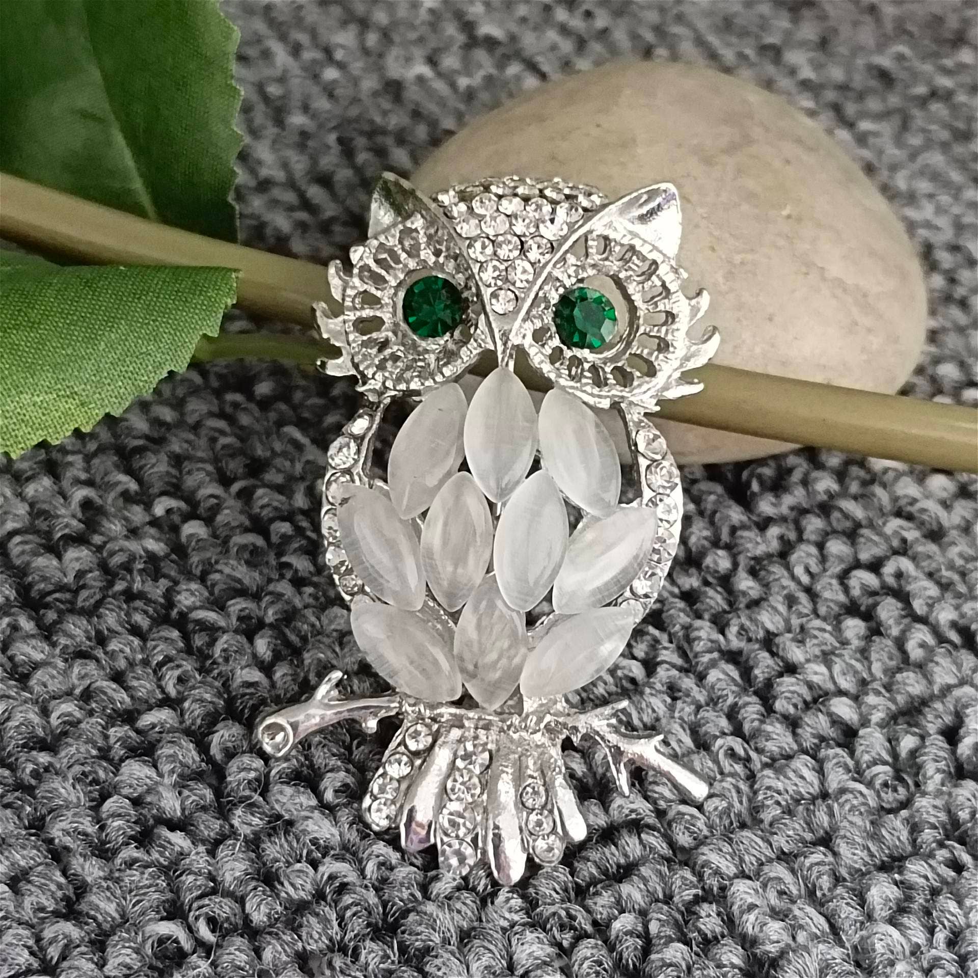 Rhinestone Owl Brooch: Silver