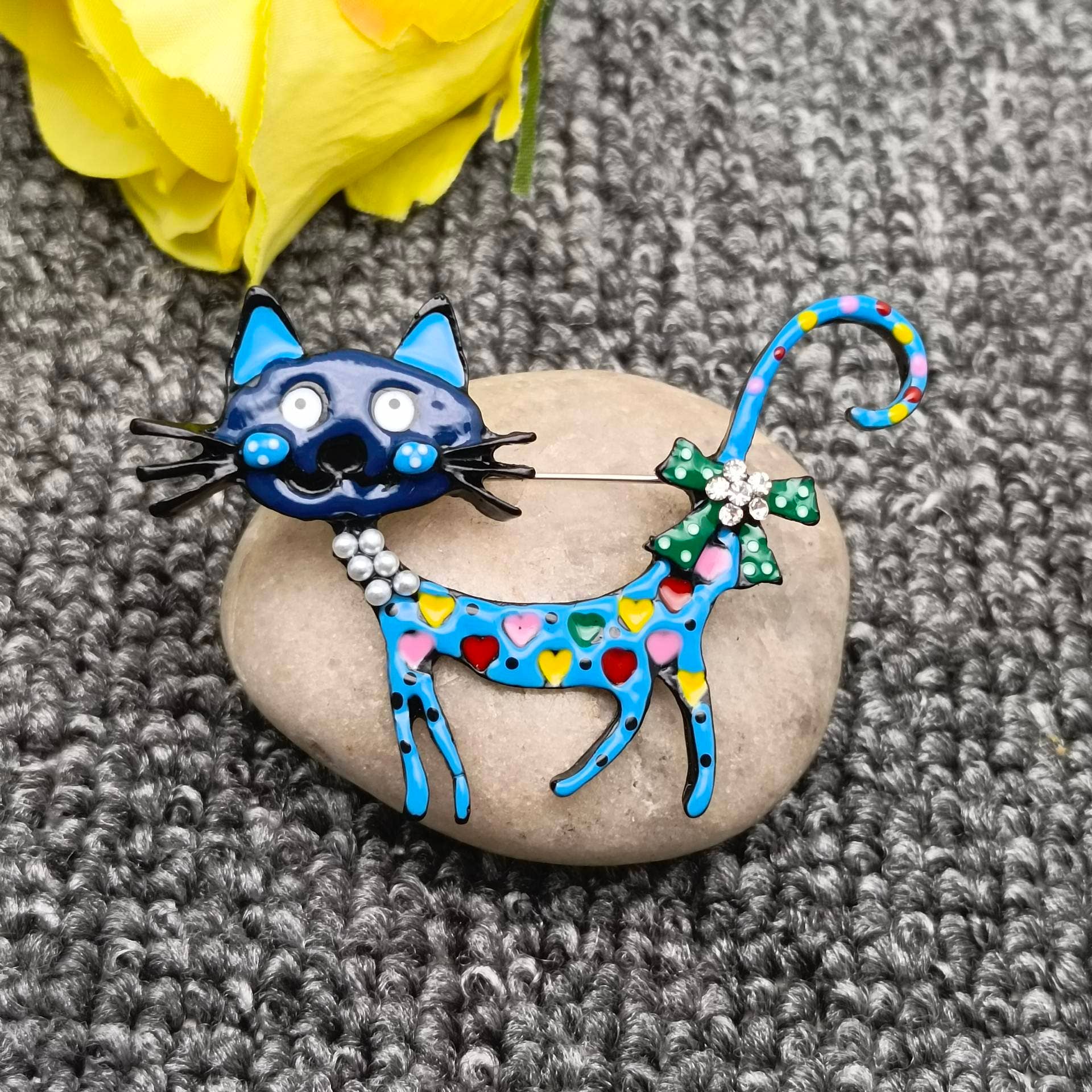 Enamel Funny Bow Cat Brooch: Blue