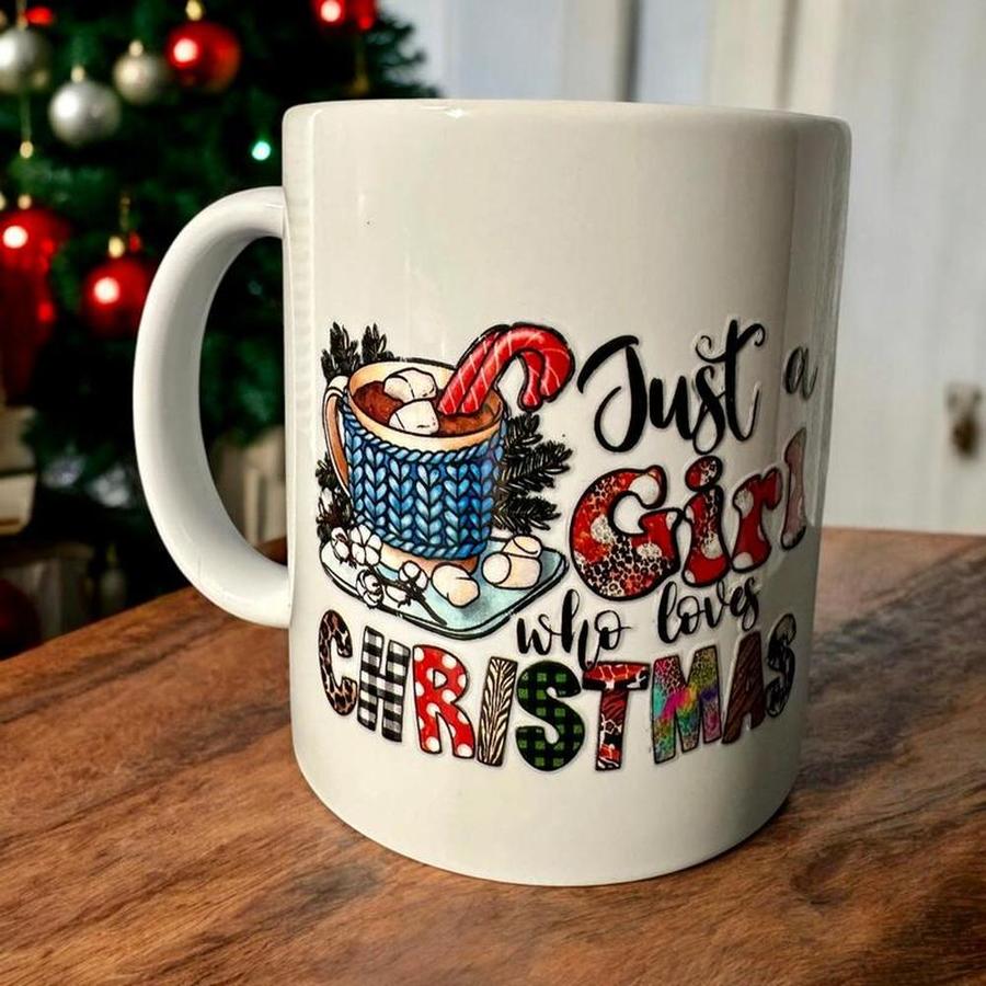 'Rustic Just A Girl Who Loves Christmas' Mug